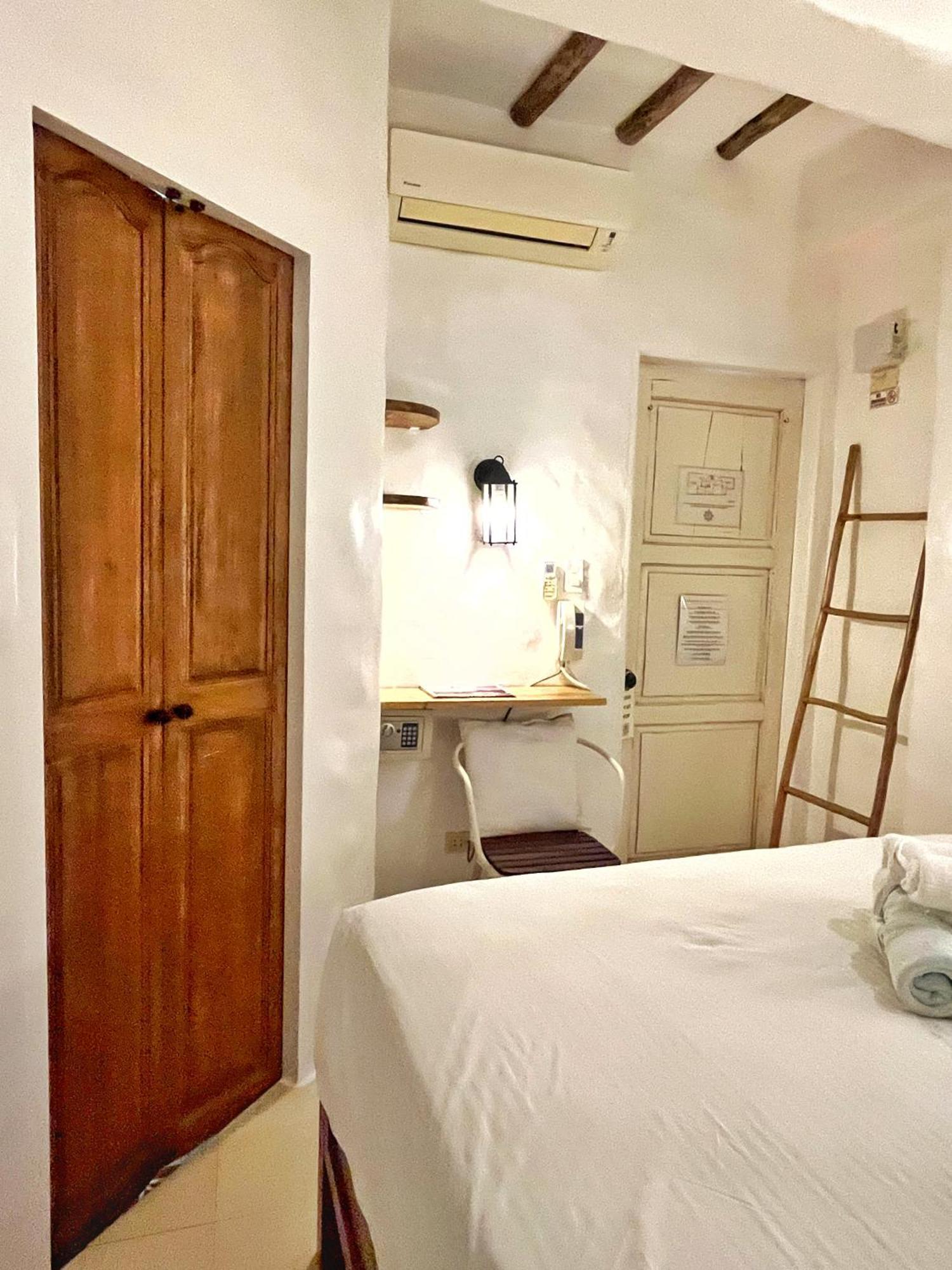 Lugar Bonito Hotel Balabag  Buitenkant foto