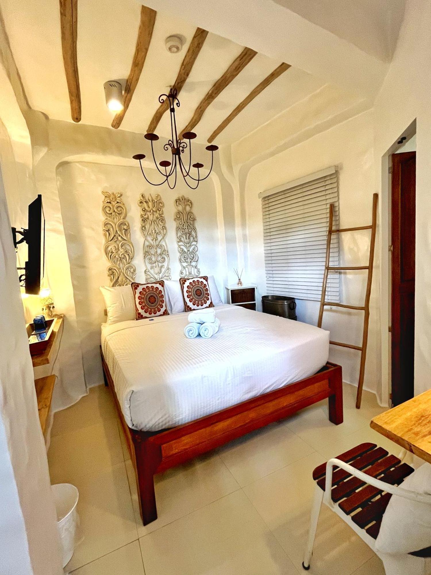 Lugar Bonito Hotel Balabag  Buitenkant foto